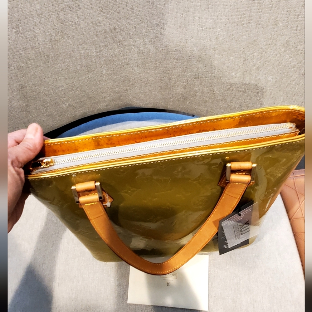 Louis Vuitton Gold  Vernis Tote - Picture 8 of 9